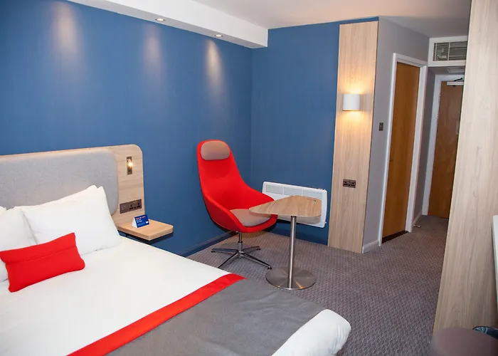 Holiday Inn Express Cardiff Bay By Ihg