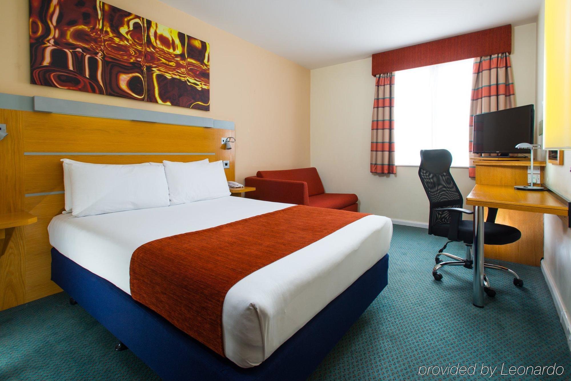 Express Bay By Ihg Hotel Cardiff