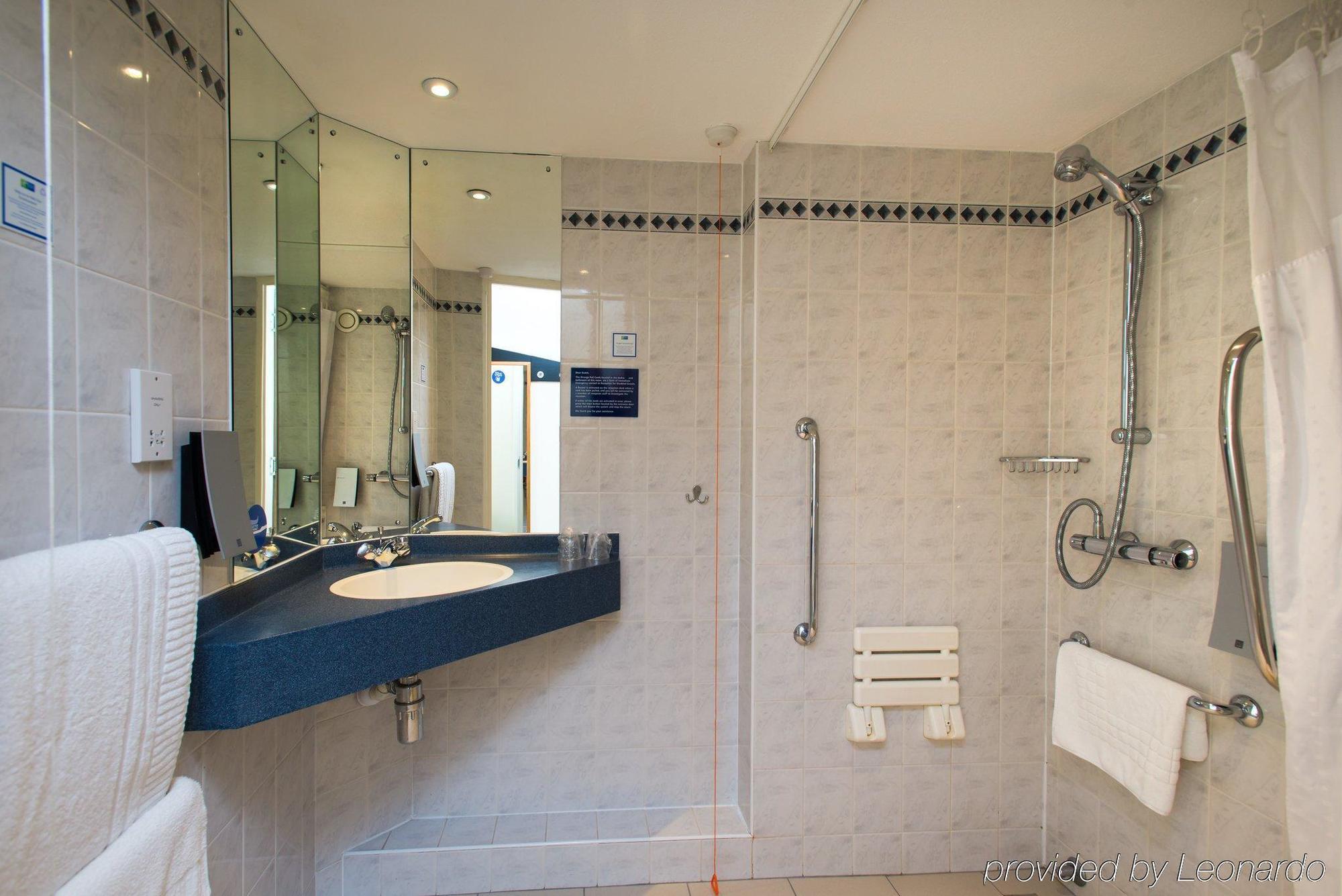 Express Bay By Ihg 3* Cardiff