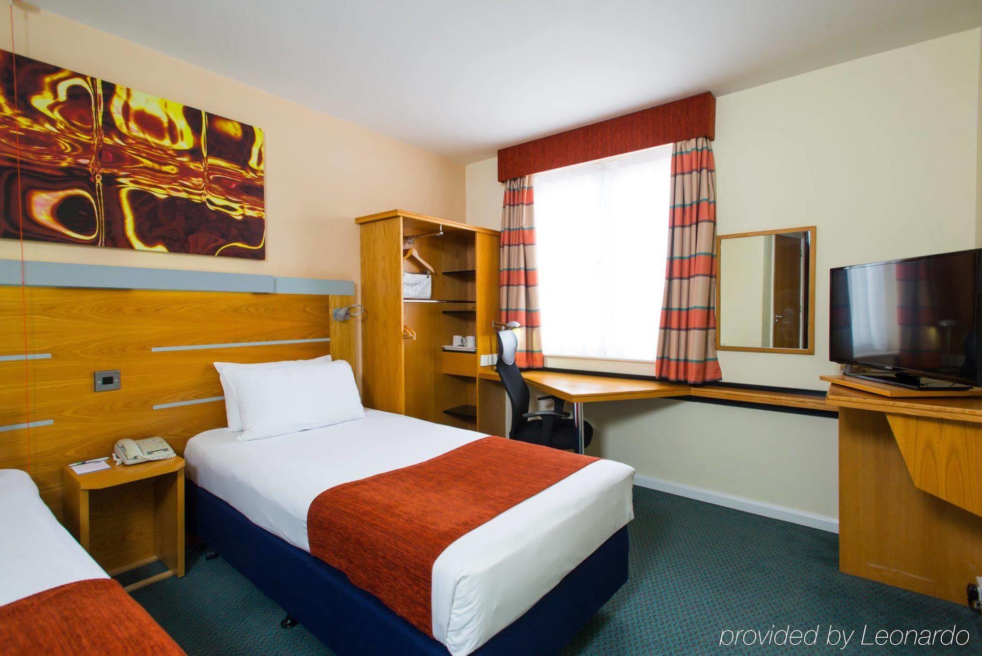 Express Bay By Ihg Cardiff
